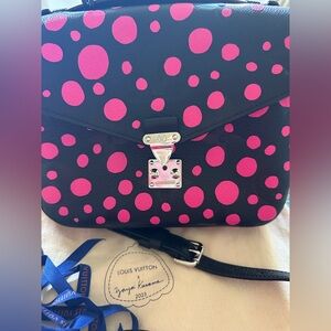 Louis Vuitton x Yayoi Kusama Pochette Métis Limited Pink Polka Dot Women's Bag